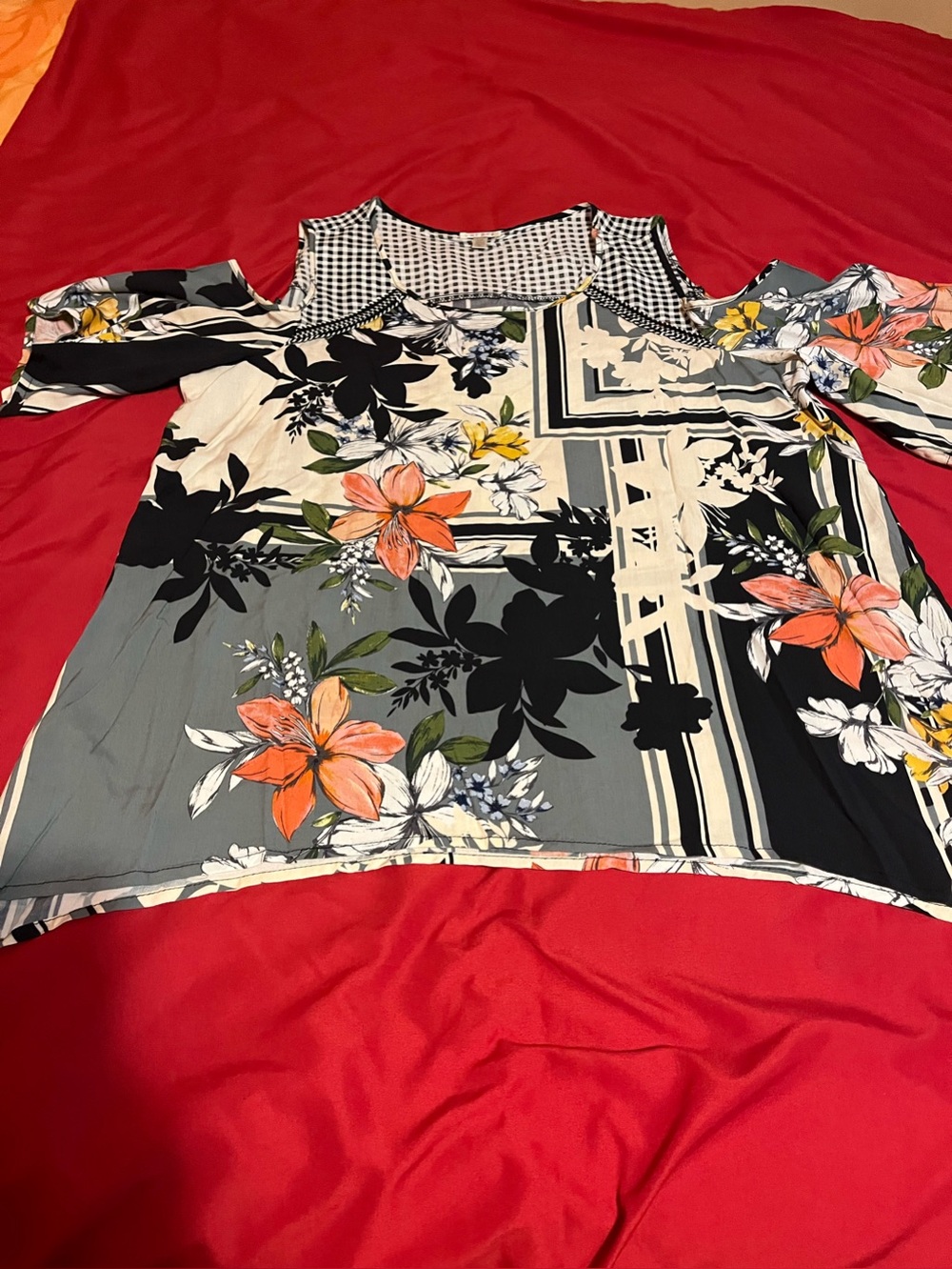 Spense Cold-Shoulder Floral Top in Black, Gray & Orange